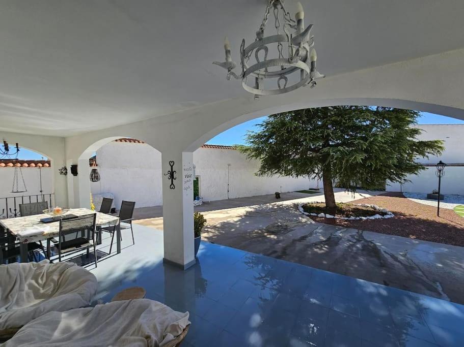 La Casa Del Arbol Villa Fuentiduena de Tajo Buitenkant foto